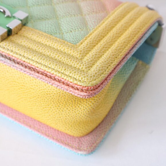 CHANEL Caviar Rainbow Boy Flap Bag Quilted 20 - Picture 4 of 16